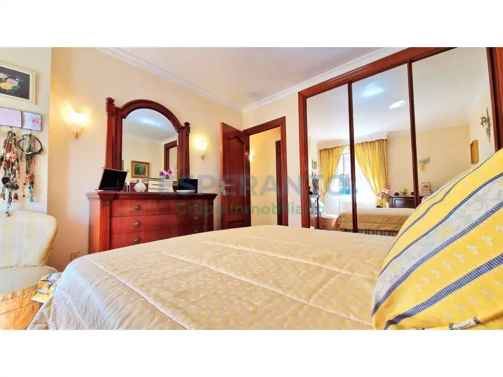 Bedroom of Flat for sale in Málaga