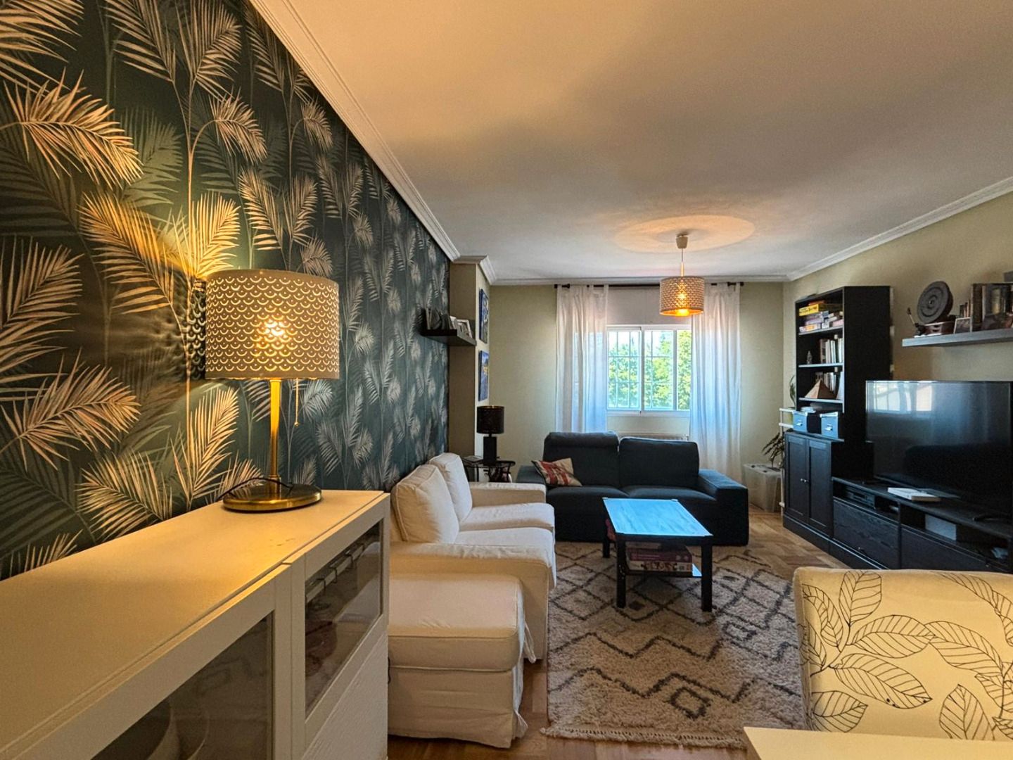 Sala de estar de Piso en venta en Burgos Capital con Calefacción, Jardín privado y Parquet