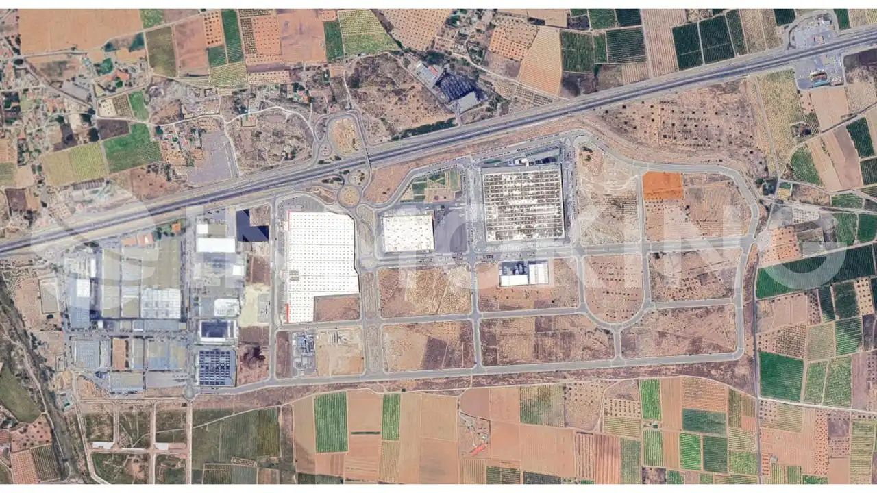 Terreny industrial en venda en Llíria
