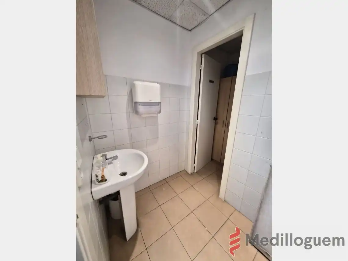 Baño de Oficina de alquiler en Les Corts