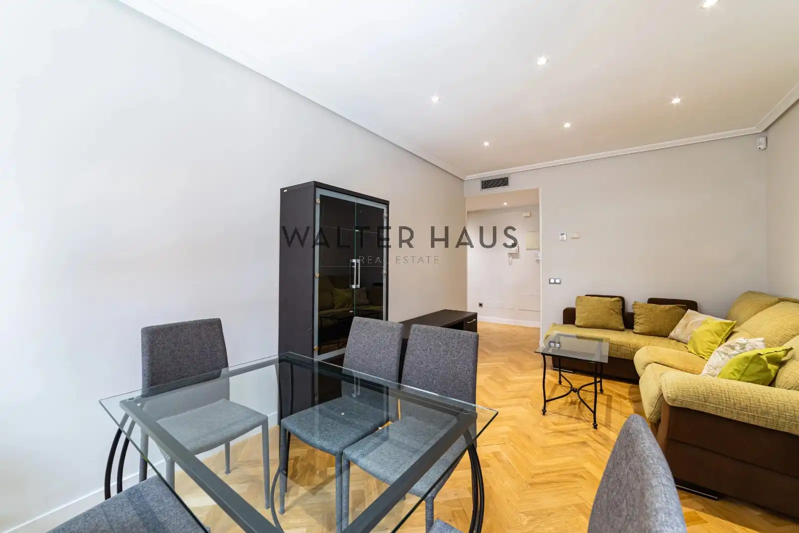 Exterior view of Flat for sale in Madrid  with Air Conditioner, Heating and Storage room