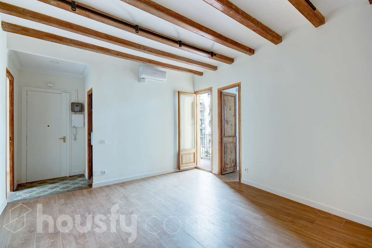Bedroom of Flat to rent in  Barcelona Capital  with Air Conditioner, Heating and Balcony