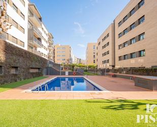 Piscina de Pis en venda en Sant Cugat del Vallès amb Aire condicionat, Calefacció i Parquet