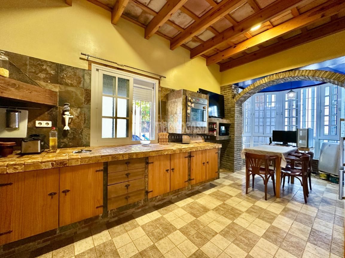 Cuina de Casa adosada en venda en Jerez de la Frontera amb Aire condicionat i Terrassa