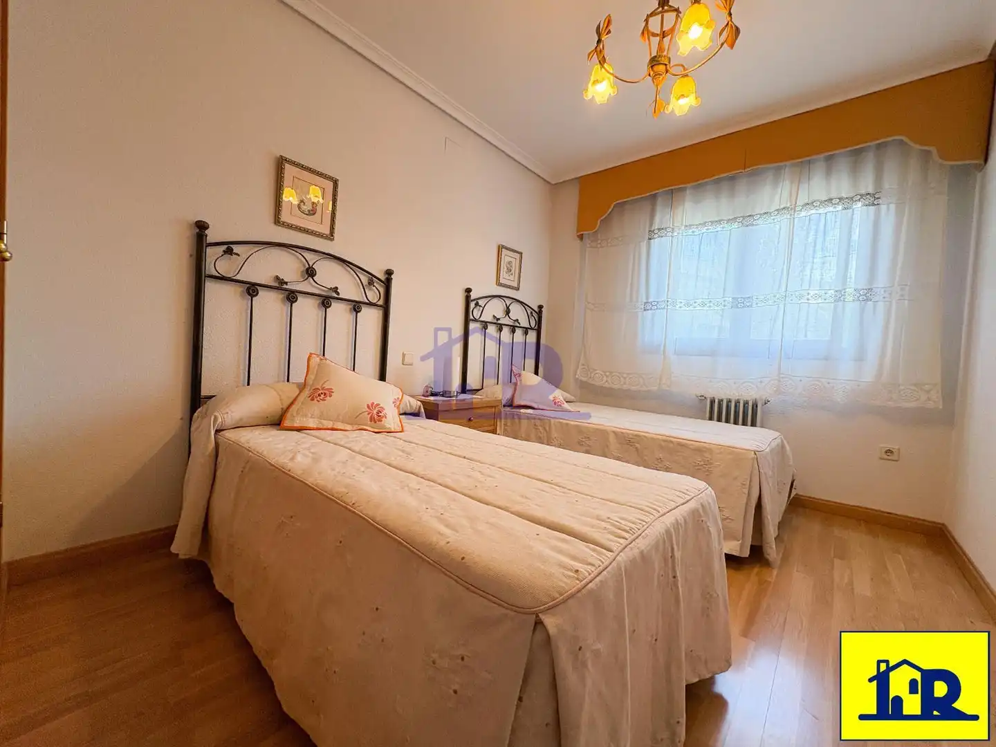 Habitación de Piso en venta en Cuenca con Calefacción, Trastero y Piscina