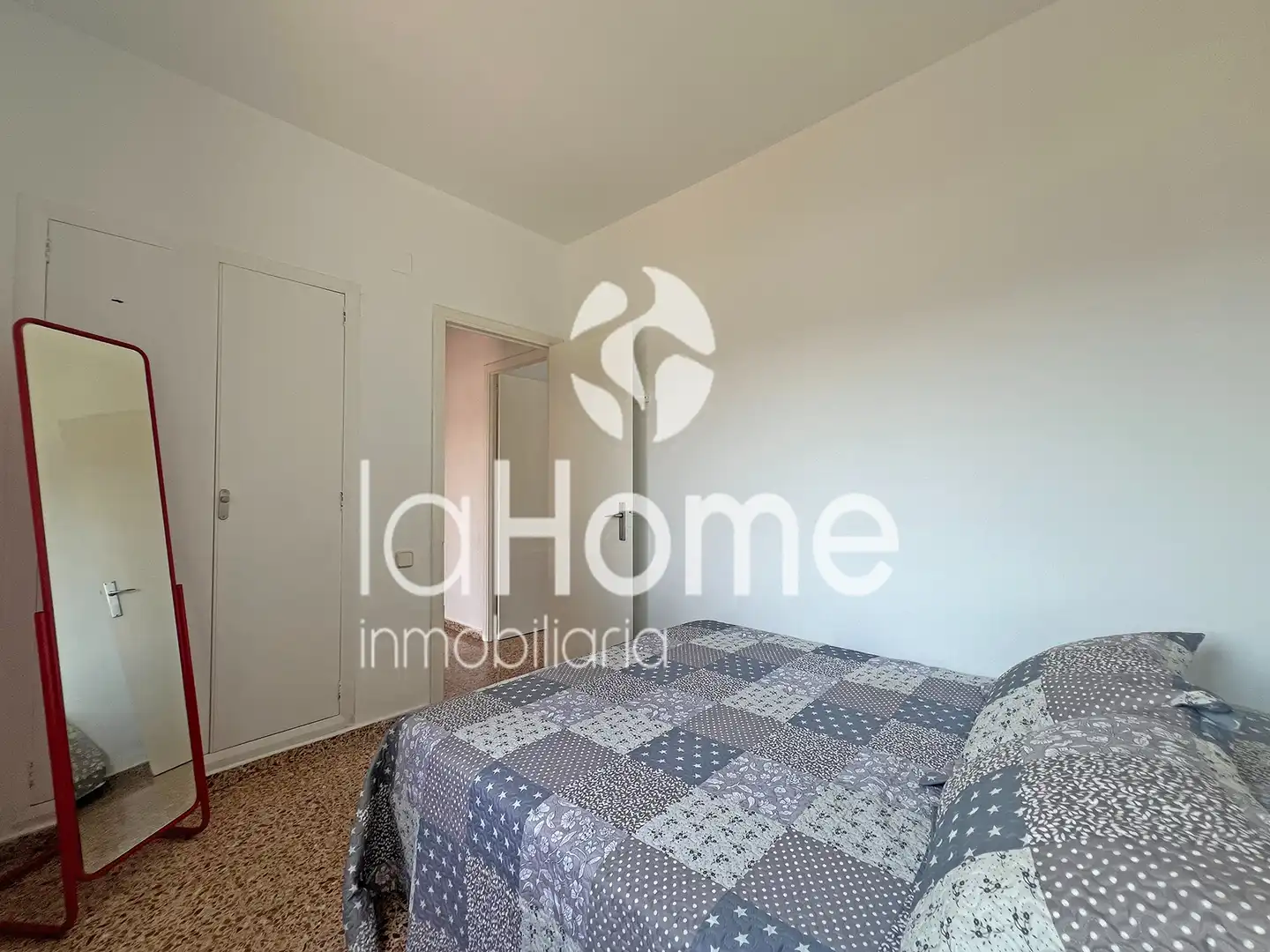 Dormitori de Casa o xalet en venda en Paterna amb Aire condicionat, Jardí privat i Terrassa