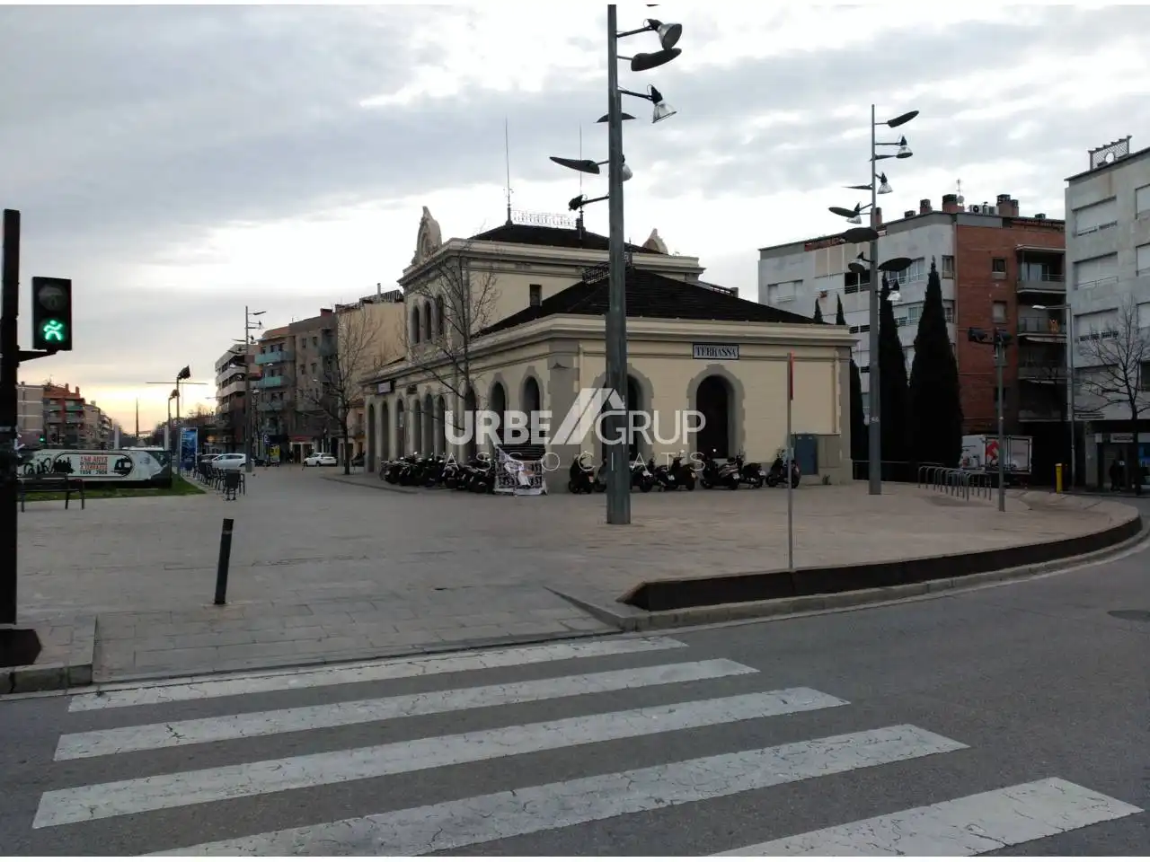 Vista exterior de Piso en venta en Terrassa con Calefacción, Terraza y Alarma