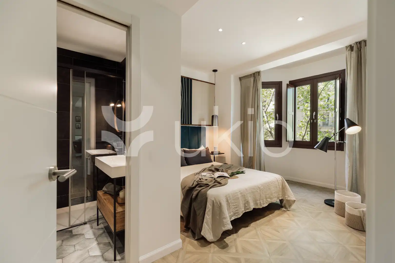 Dormitori de Apartament de lloguer en Barcelona amb Aire condicionat, Calefacció i Moblat