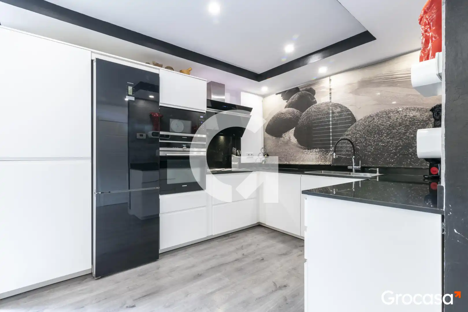 Cocina de Casa adosada en venta en Sant Joan Despí con Aire acondicionado, Calefacción y Terraza