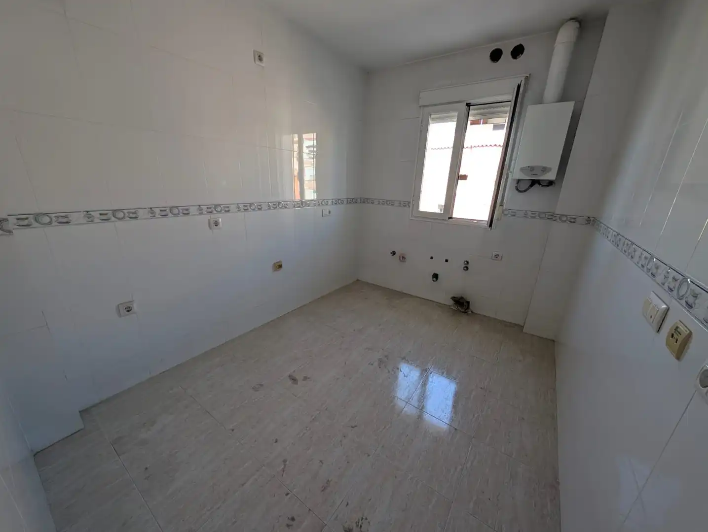Schlafzimmer von Wohnung zum Verkauf in Lucena mit Terrasse, Abstellraum und Balkon