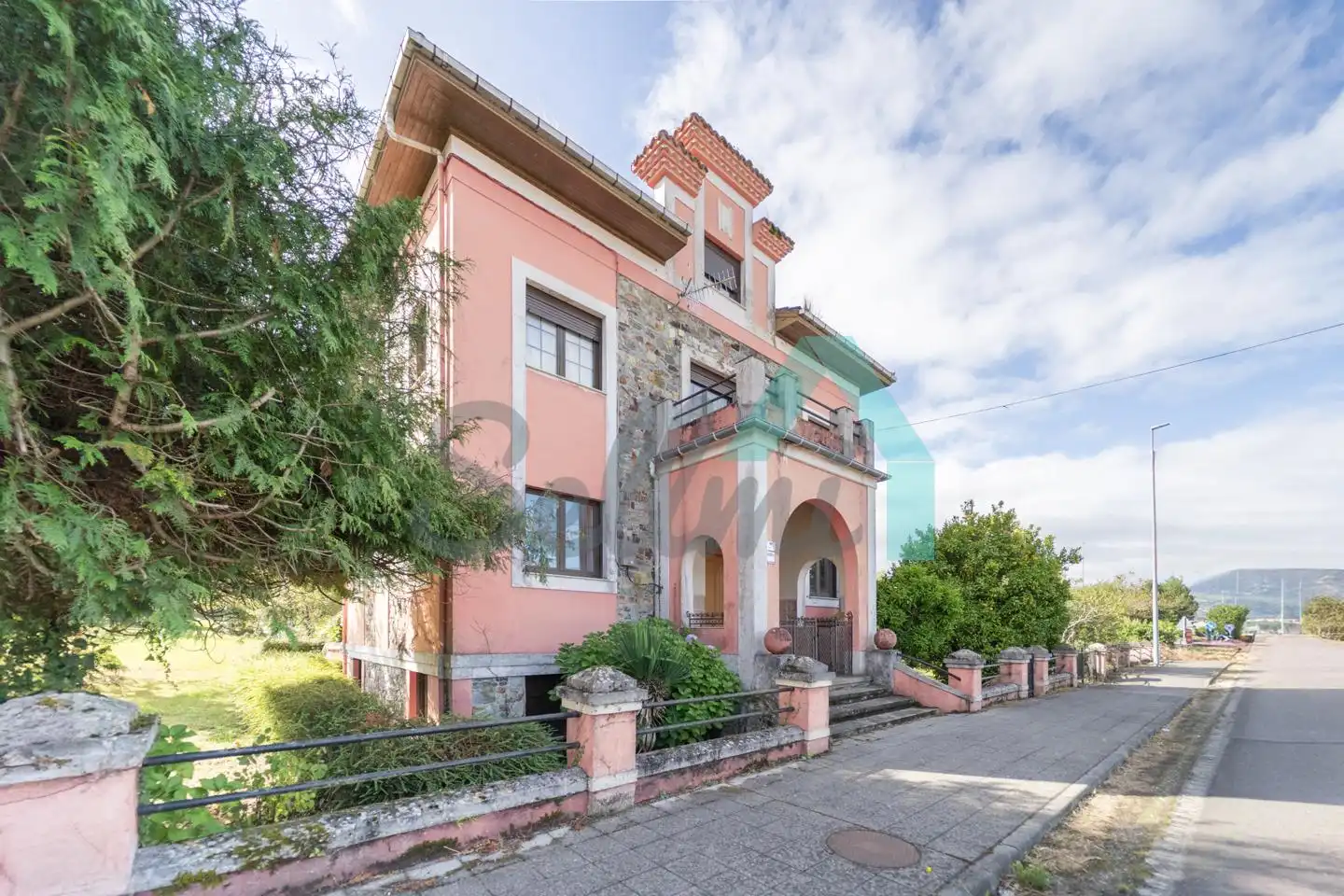 Vista exterior de Casa o chalet en venta en Grado con Calefacción, Jardín privado y Parquet