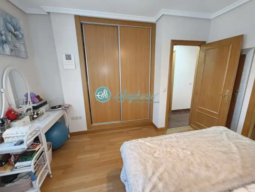Habitación de Casa o chalet en venta en Segovia con Calefacción y Trastero