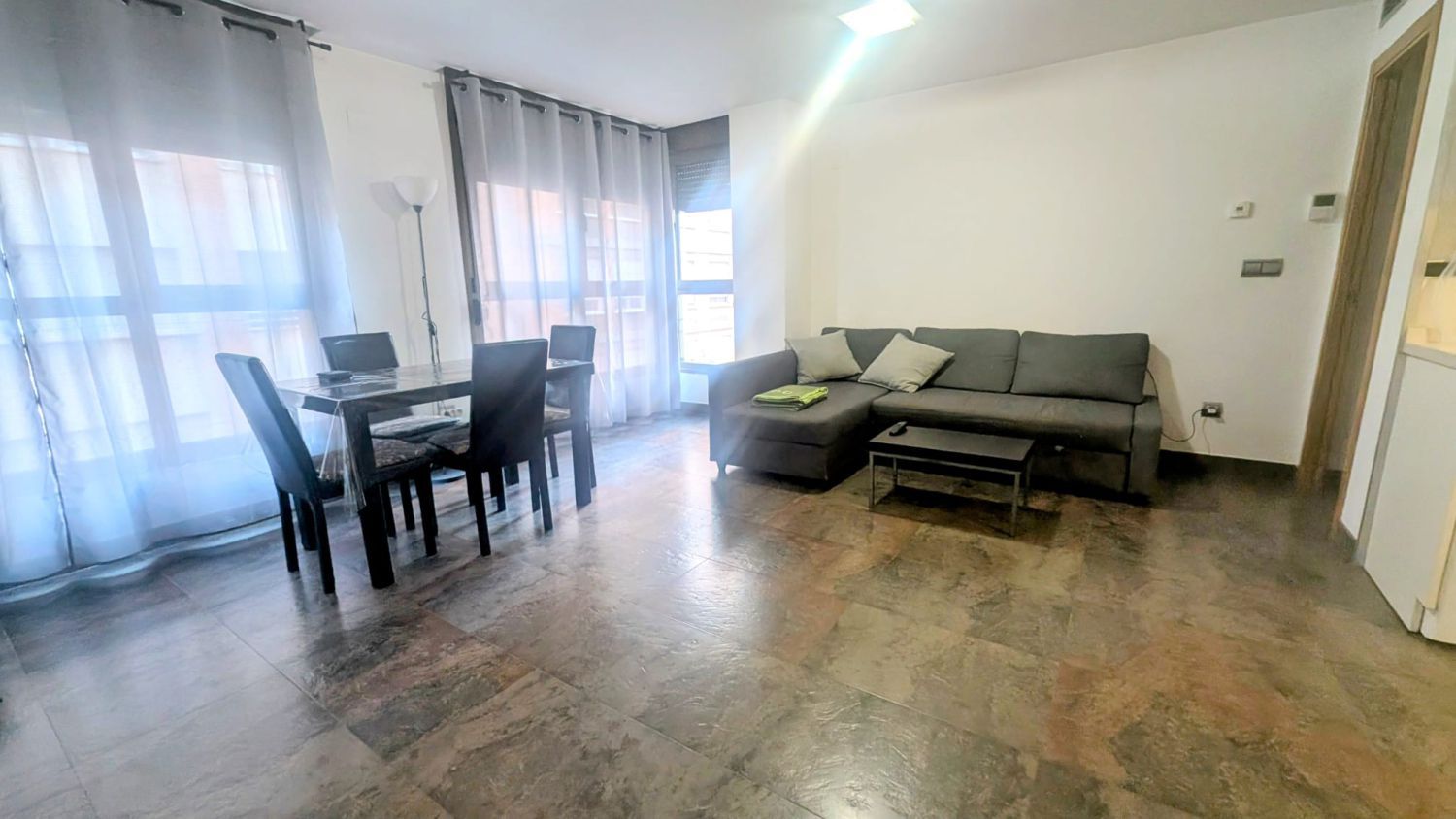 Sala de estar de Piso en venta en Castellón de la Plana / Castelló de la Plana con Aire acondicionado, Calefacción y Trastero