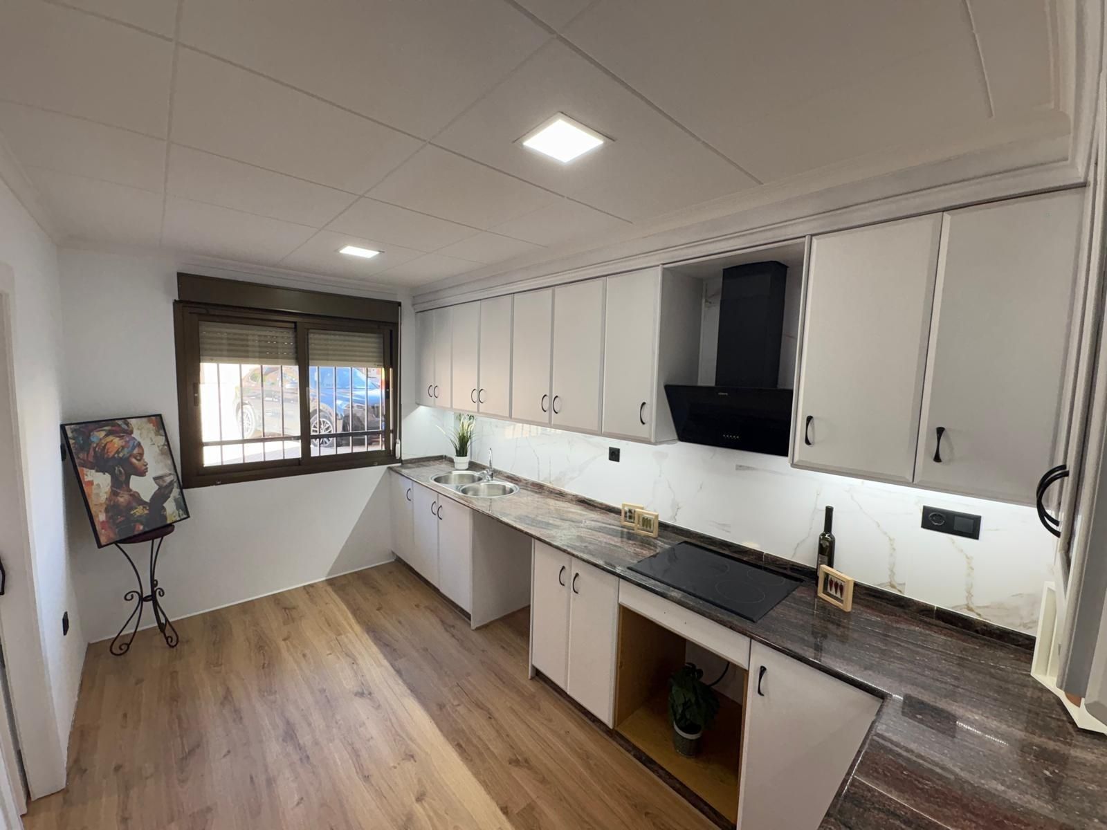 Planta baja for sale in Calle ALPERA, Almansa