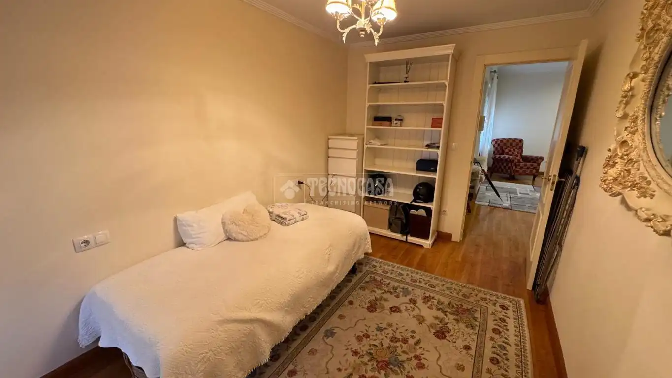 Bedroom of Flat for sale in Gijón 