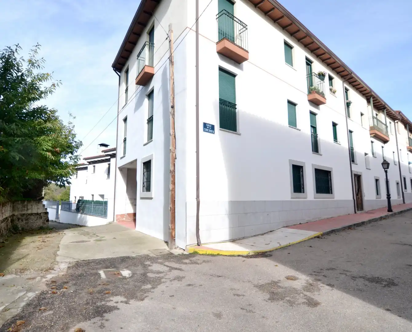 Außenansicht von Garage zum Verkauf in Candelario