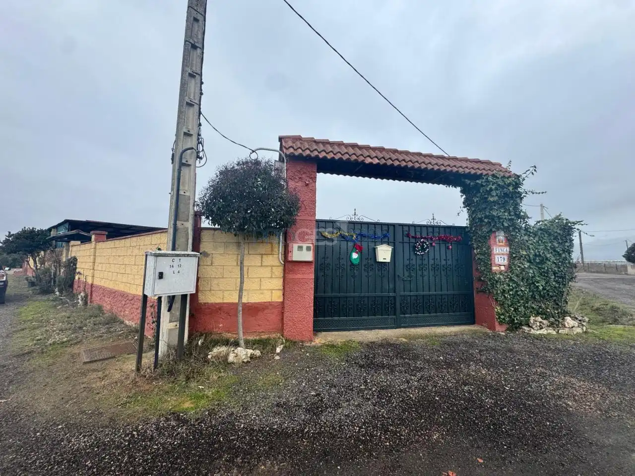 Vista exterior de Casa o chalet en venta en Onzonilla con Calefacción y Jardín privado