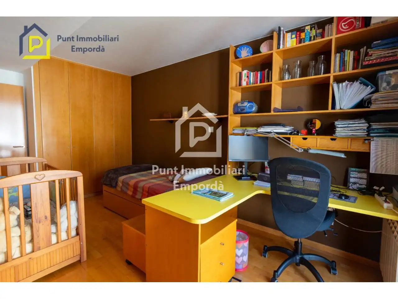 Exterior view of Houses for sale in Figueres  with Air Conditioner, Heating and Private garden