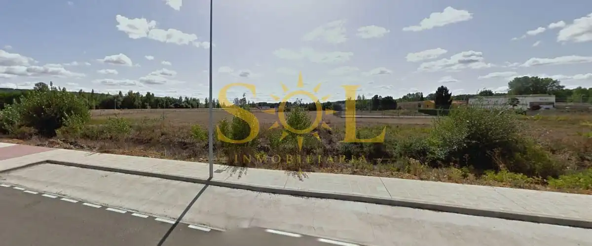 Terreni e lotti in vendita a Sariegos, imagen 3