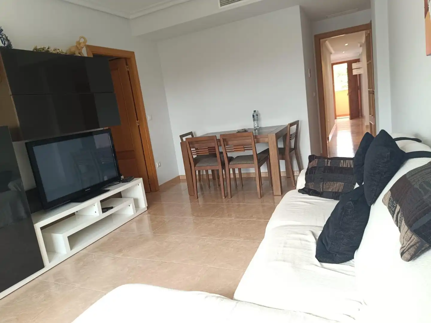 Sala d'estar de Apartament de lloguer en Santa Pola amb Aire condicionat, Terrassa i Moblat