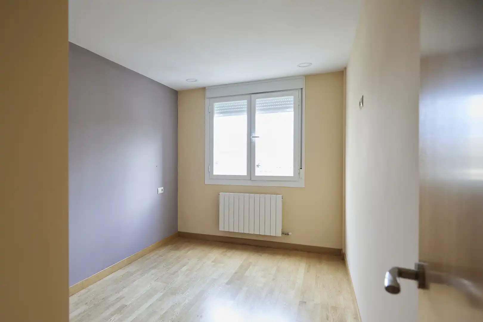 Dormitori de Casa adosada en venda en Rincón de Soto amb Calefacció, Parquet i Terrassa