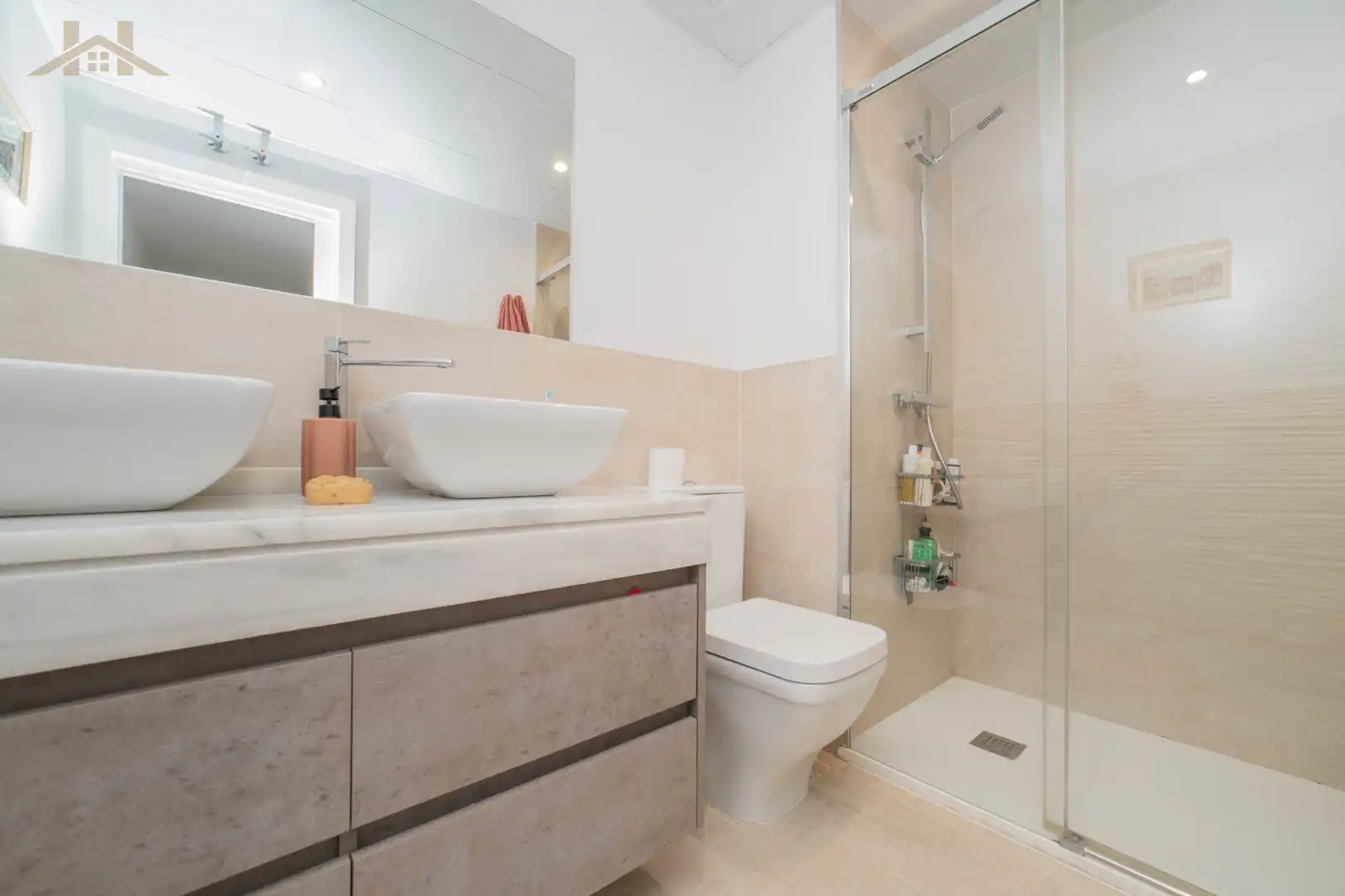 Baño de Piso en venta en Boadilla del Monte con Aire acondicionado, Calefacción y Jardín privado