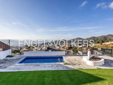 Casa amb piscina en venda a La Miranda