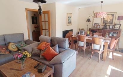 Living room of Flat for sale in La Línea de la Concepción  with Furnished, Balcony and Alarm
