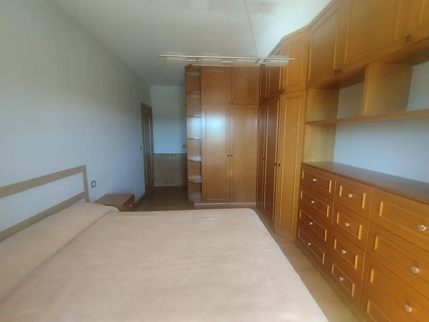 Dormitori de Apartament de lloguer en Lugo amb Calefacció, Terrassa i Traster