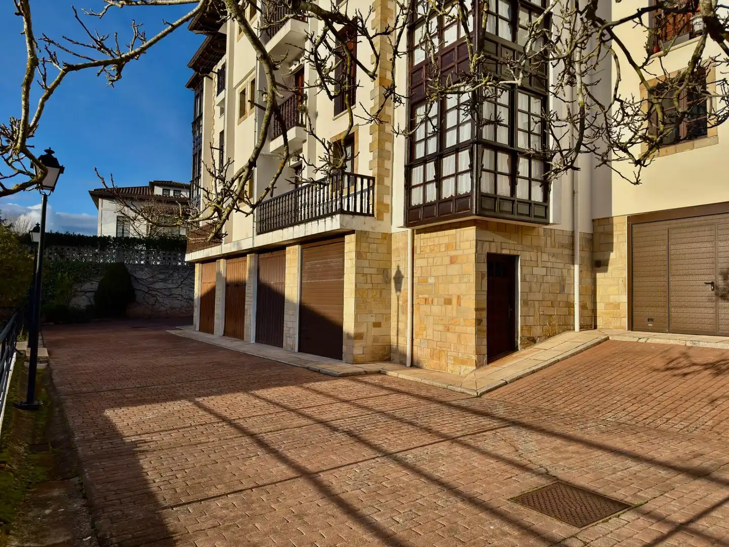 Vista exterior de Piso en venta en Comillas (Cantabria) con Calefacción y Balcón