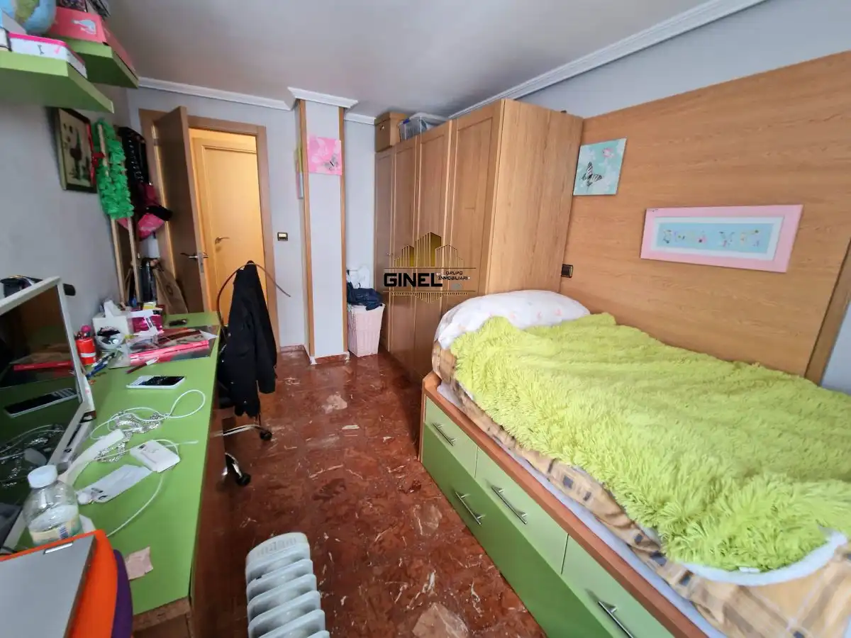 Dormitori de Pis en venda en Jaén amb Aire condicionat, Calefacció i Moblat