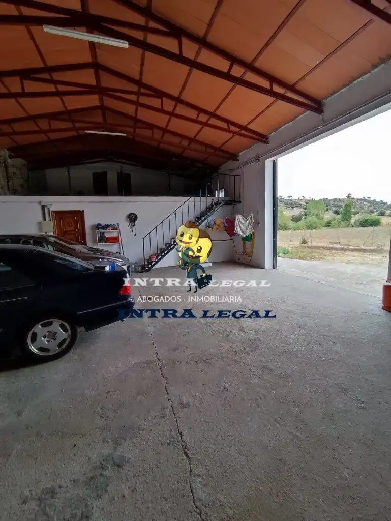 Parking of Industrial buildings for sale in Larrodrigo