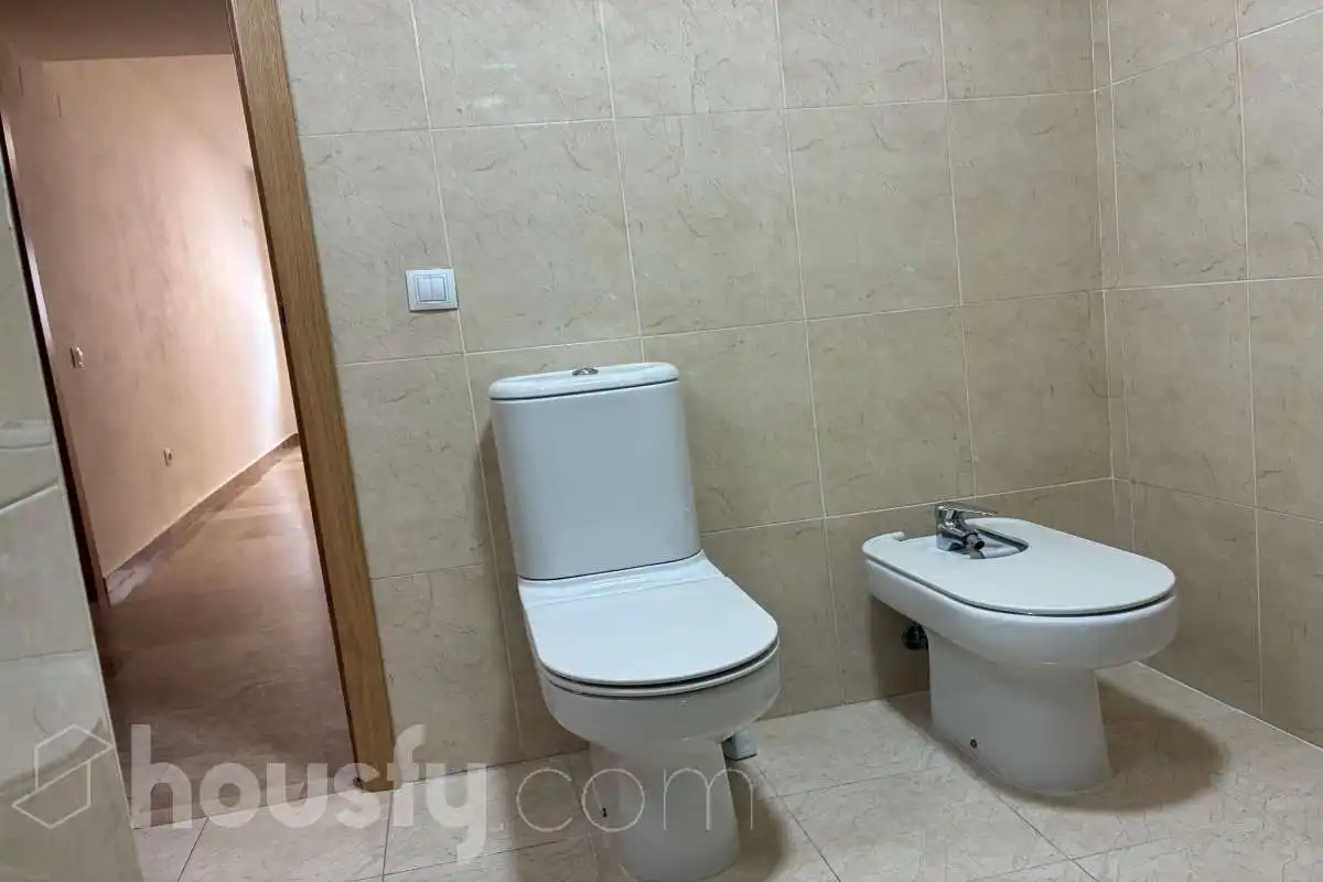 Bathroom of Flat for rent in Valencia  with Air Conditioner, Storage room and Balcony