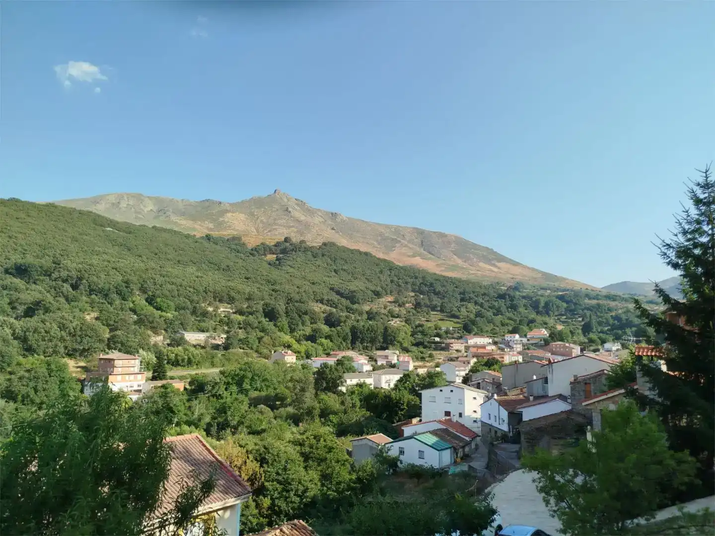 Vista exterior de Pis en venda en Serranillos amb Balcó