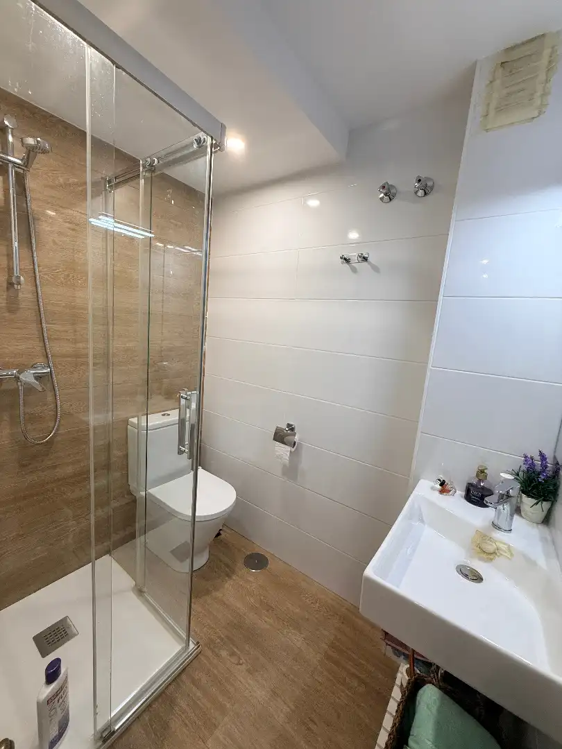 Bathroom of Flat for sale in Cartagena  with Air Conditioner and Furnished