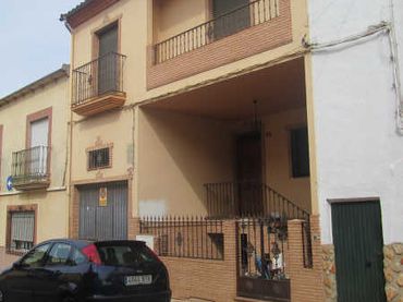 Maison avec balcon à vendre à Calle Santisteban 33