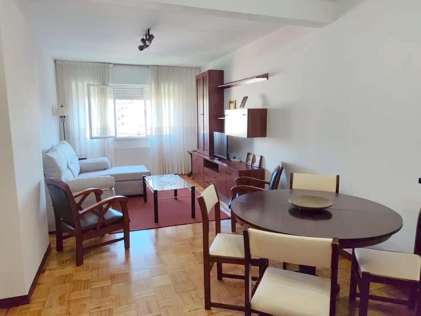 Living room of Flat for rent in Oviedo   with Heating and Furnished