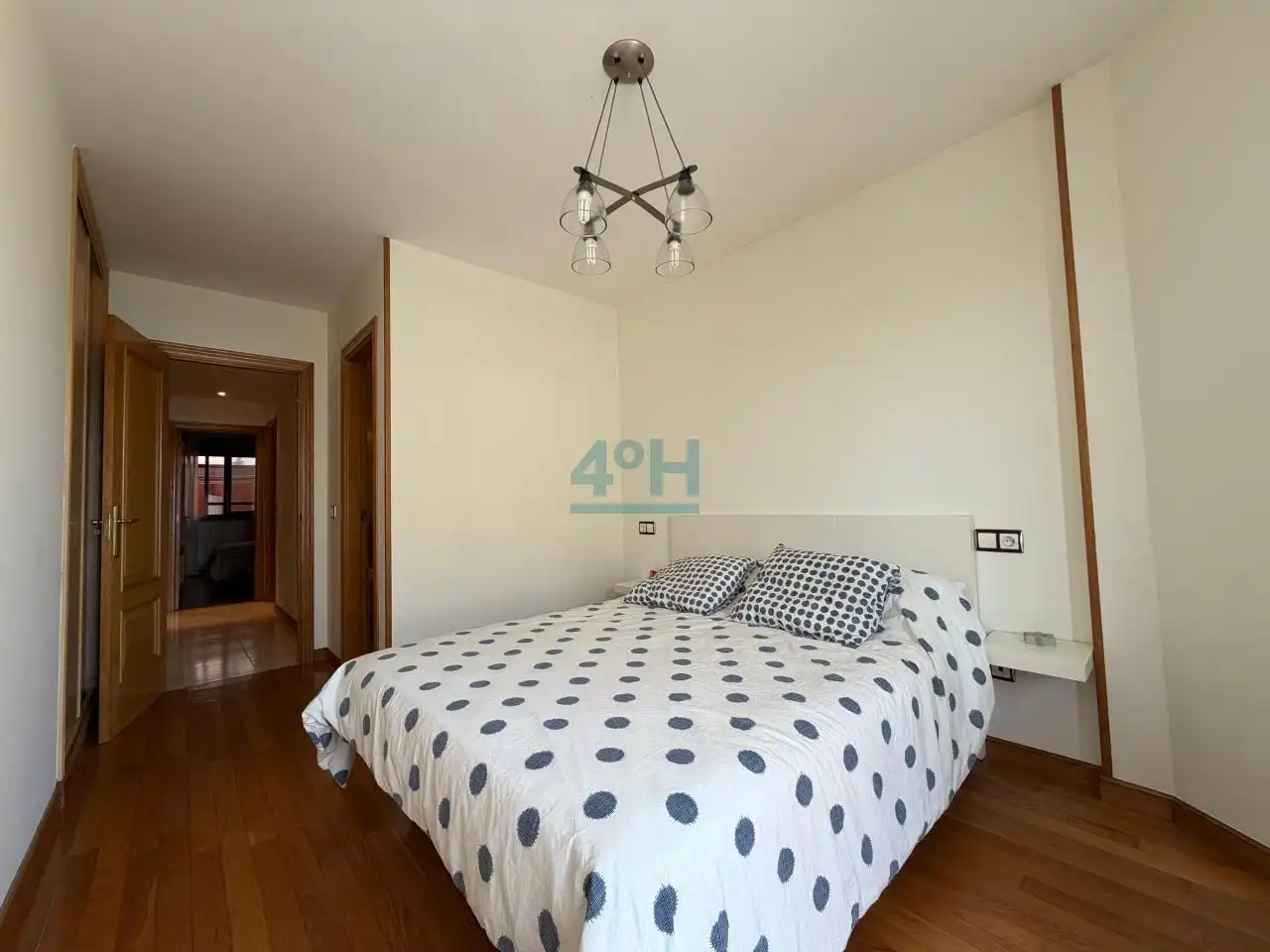 Habitación de Apartamento en venta en O Grove   con Calefacción, Terraza y Amueblado