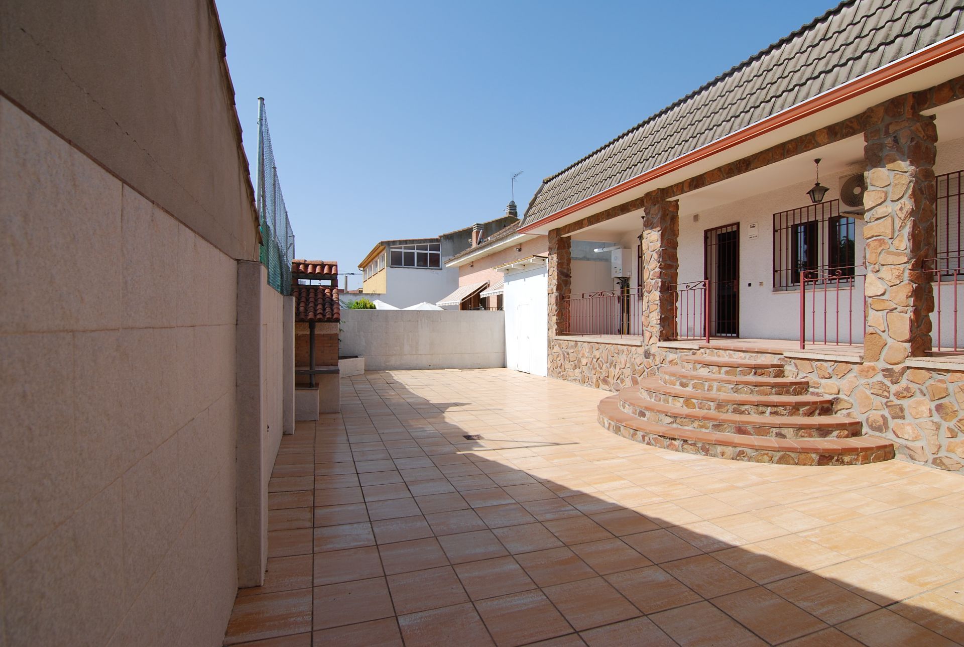 Exterior view of House or chalet for sale in San Martín de la Vega  with Air Conditioner, Heating and Storage room