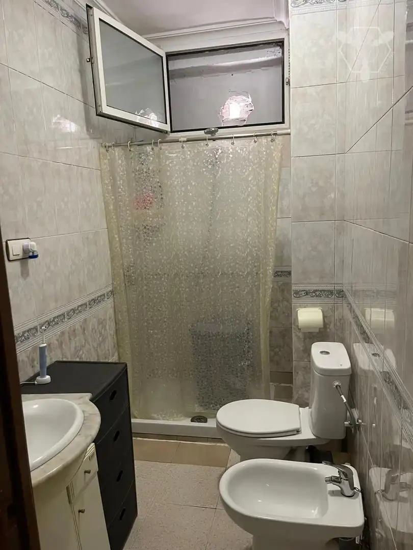 Baño de Piso en venta en Huelva con Aire acondicionado y Amueblado