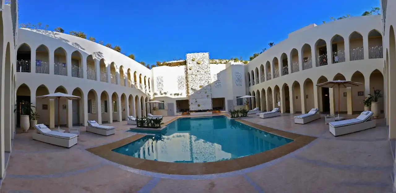 Schwimmbecken von Gebäude zum Verkauf in Ceuta