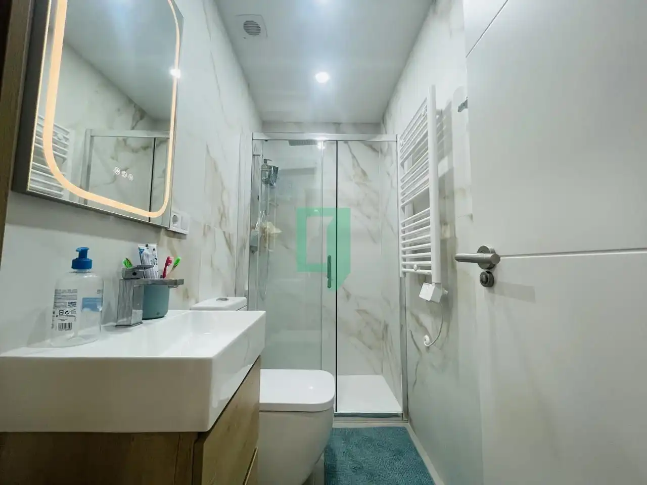 Baño de Piso en venta en Badalona con Aire acondicionado, Calefacción y Balcón