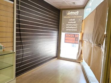 Local comercial en venda a Avenida Primero de Mayo