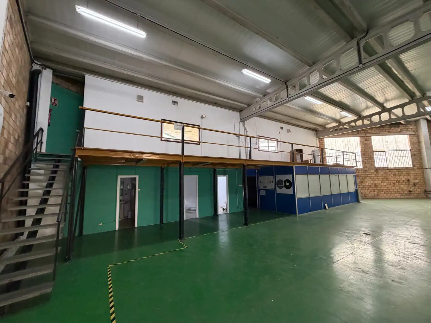 Fabrikhallen zur Miete in Vigo 