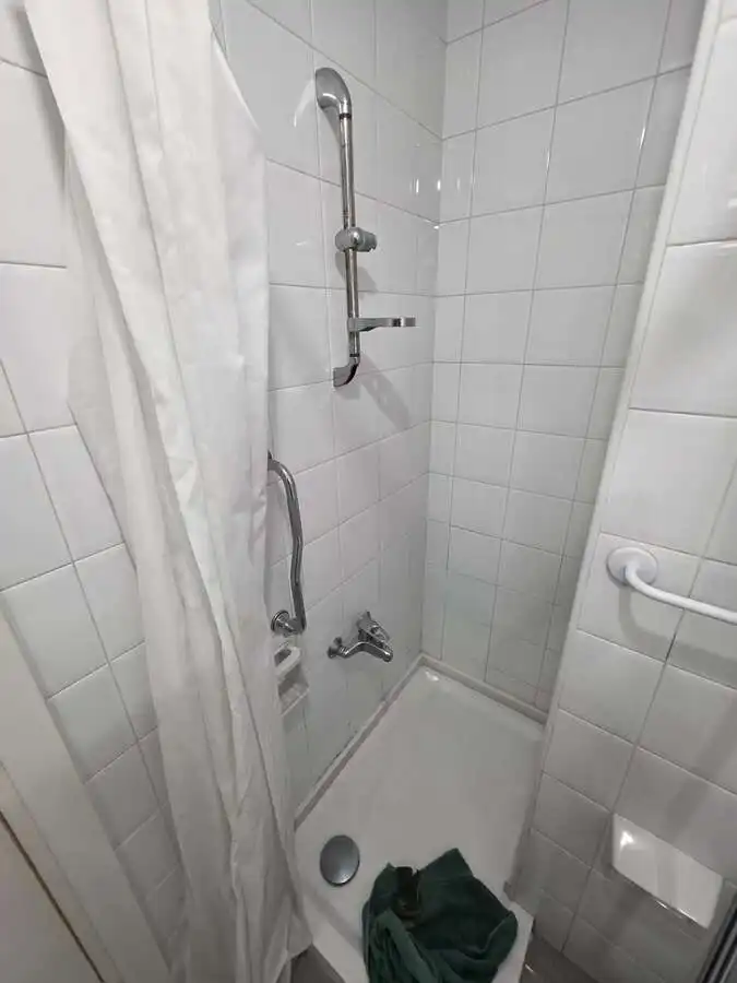 Baño de Piso en venta en Avilés con Calefacción, Terraza y Trastero