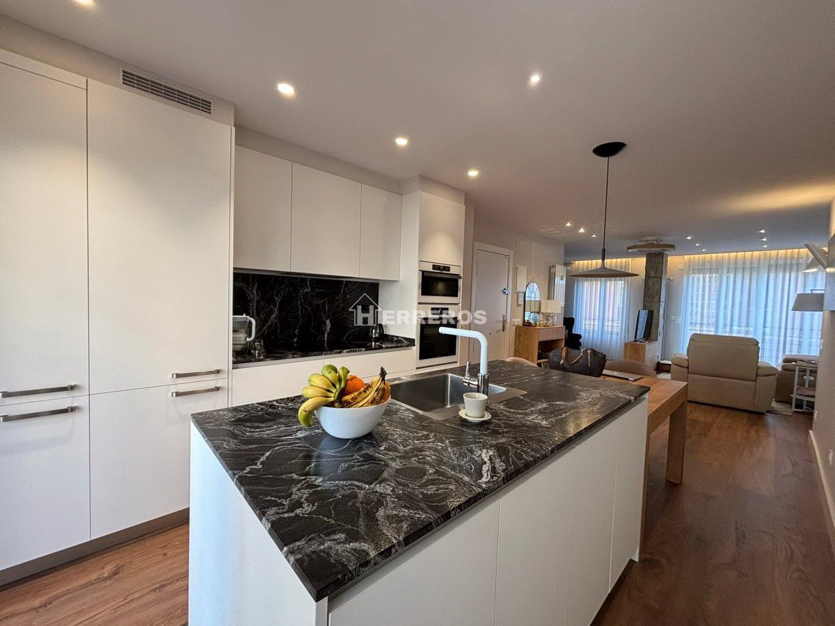 Kitchen of Apartment for sale in  Logroño  with Heating, Parquet flooring and Terrace