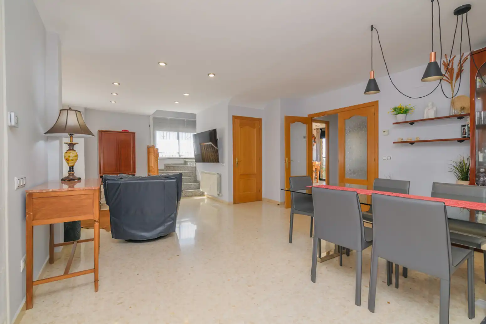 Comedor de Casa o chalet de alquiler en Viladecans con Terraza, Piscina y Balcón
