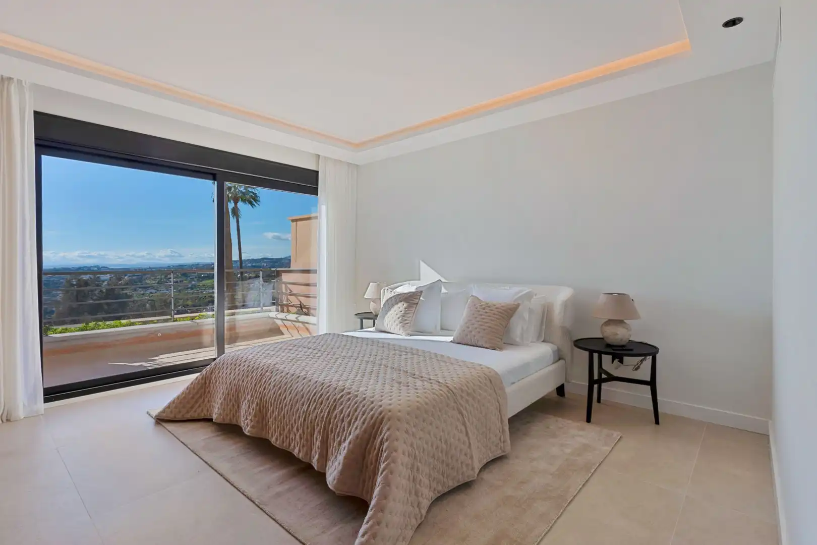 Bedroom of Apartments for sale in Marbella  with Air Conditioner, Terrace and Swimming Pool