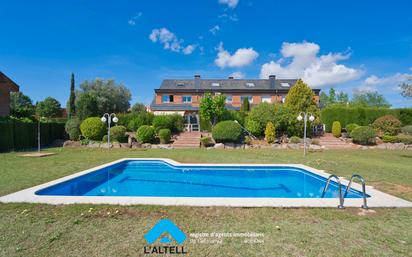 Jardí de Casa o xalet en venda en L'Ametlla del Vallès amb Aire condicionat, Terrassa i Piscina