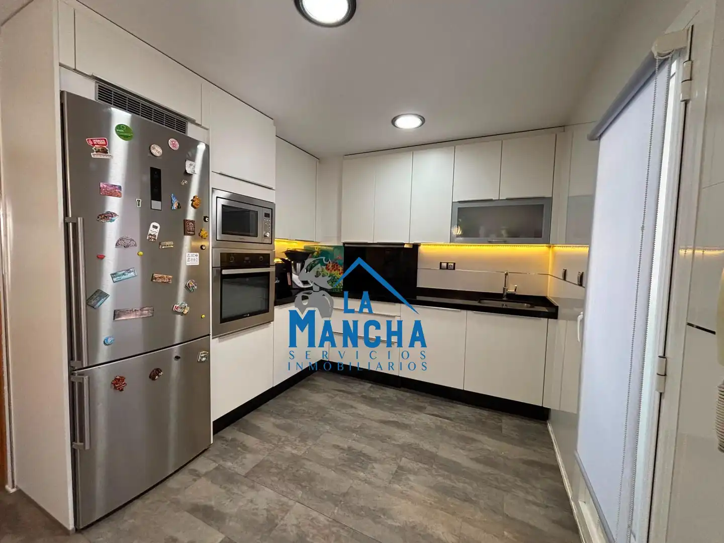 Kitchen of Flat for sale in Albacete  with Air Conditioner, Heating and Furnished